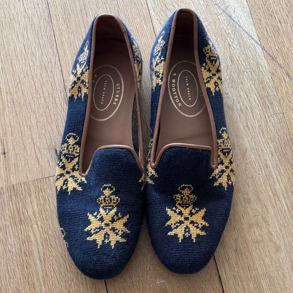HARDLY WORN Stubbs & Wootton Men’s Navy and Gold Embroidered Slippers